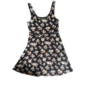 Forever 21 Women’s Black Floral Dress Small
